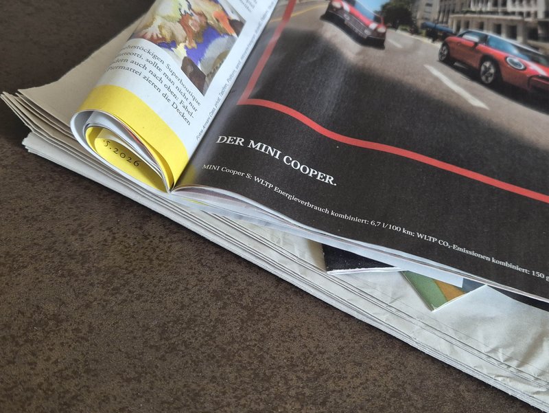 co2-verbrauchswerte-autowerbung-magazin.jpg Gesetzlich vorgeschrieben, aber oft übersehen: In der Autowerbung nützen die CO2- und Verbrauchswerte im Kleingedruckten laut Umfragen fast der Hälfte aller Leser gar nichts. Bild: SP-X